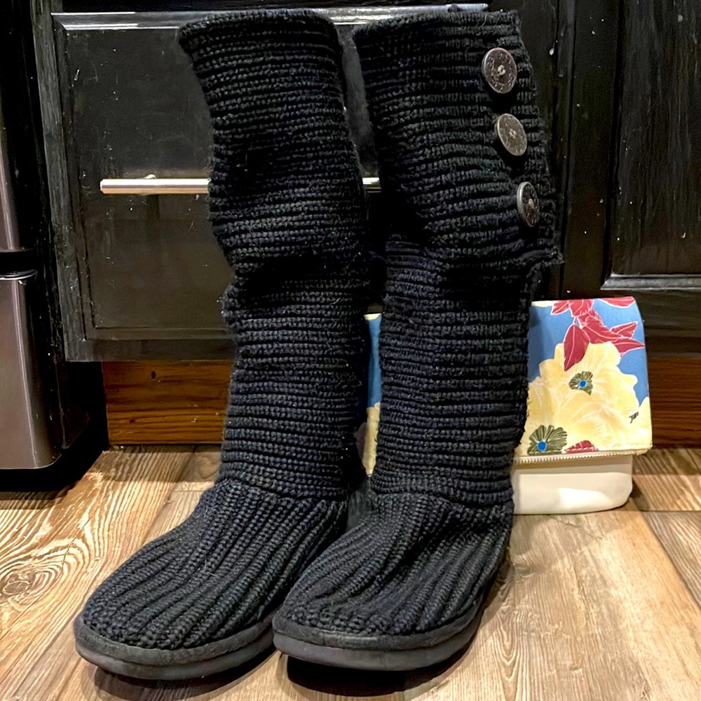 Used Classic Cardy black knit ugh boots tall